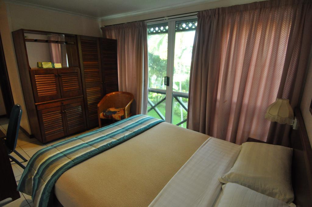Madang Resort Bagian luar foto